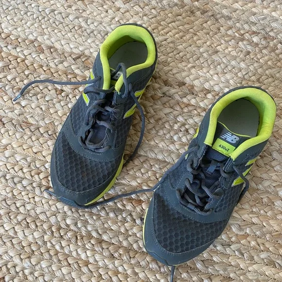 New Balance Sneakers Size 9 - Picture 5 of 6